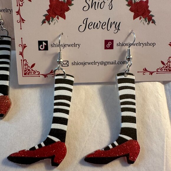 Shio    Halloween - Picture 1 of 3